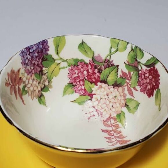 Aynsley Teacup and Saucer Hydrangea Pink Purple White Vintage - Picture 2 of 9